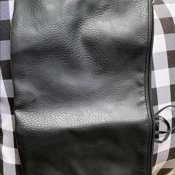 ION Fearless Fringe Clutch (NWT) - Picture 4 of 6